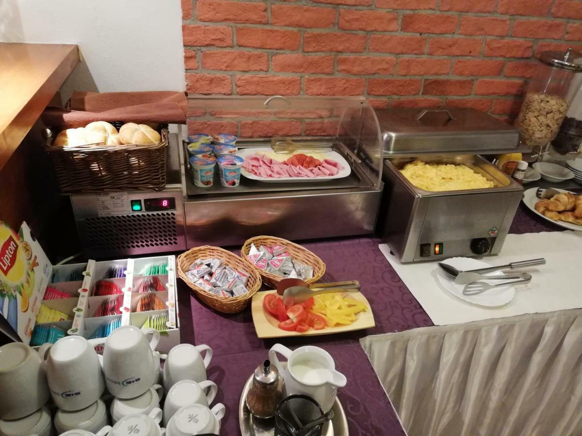 Penzion Helios Bratysława Zewnętrze zdjęcie